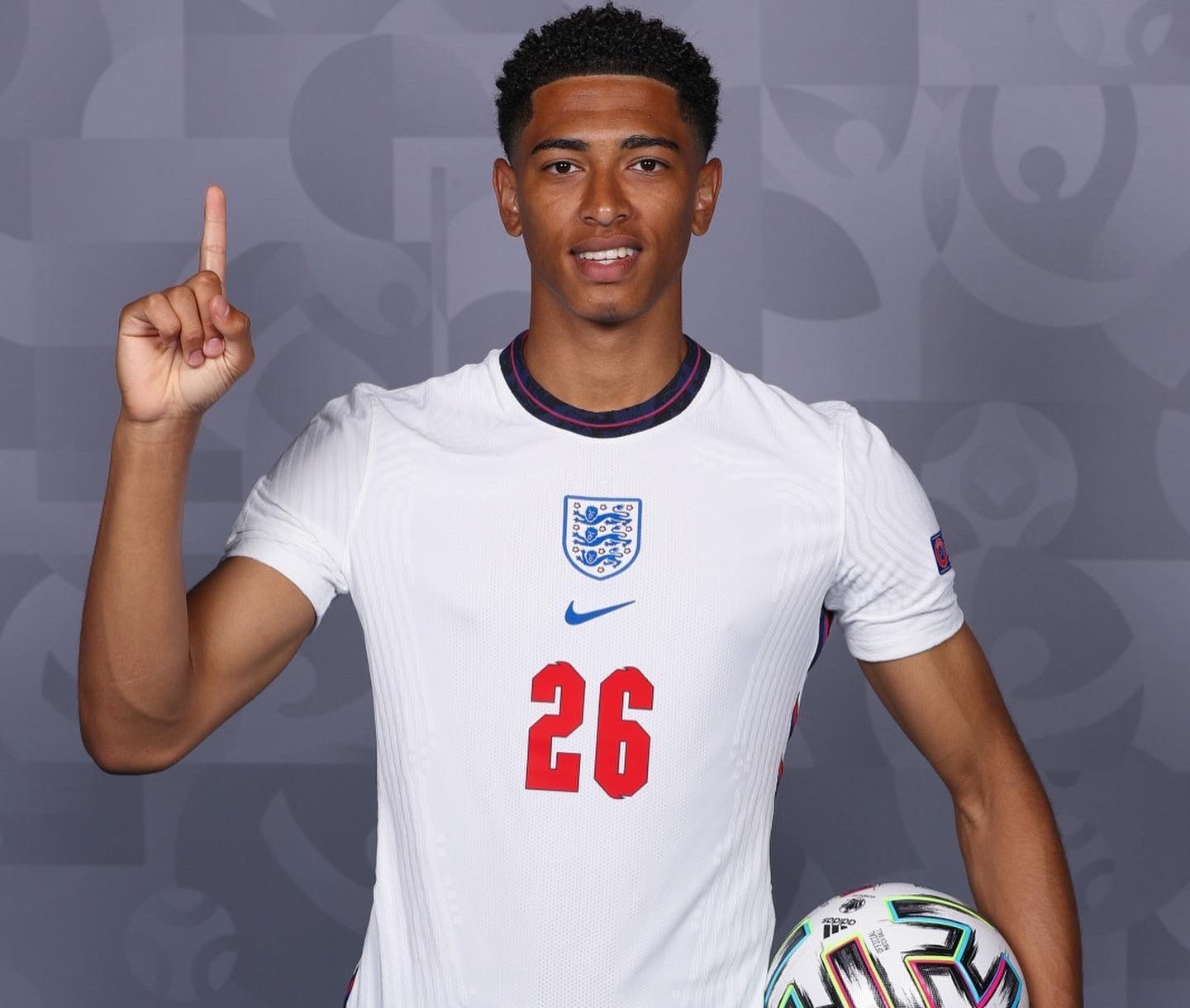 米利唐重伤：皇家马德里后防线陷入前所未有的危机