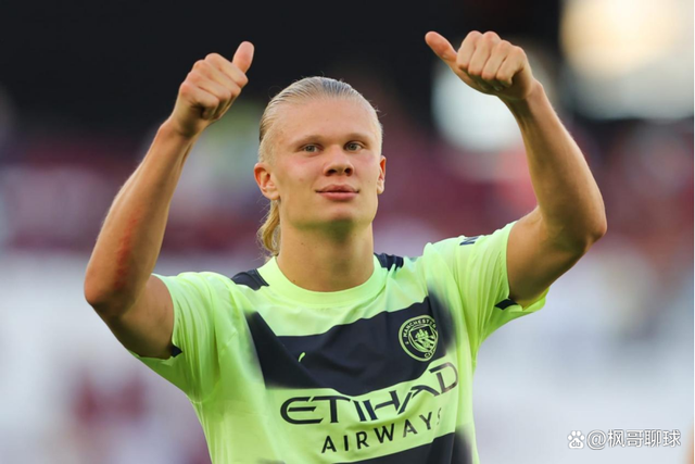 记者：多特为法比奥-席尔瓦提供了为期五年的合同