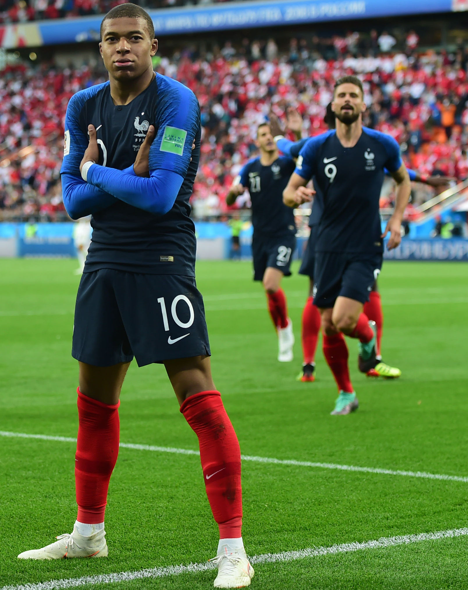 日职联战报：鹿岛鹿角主场2-1横滨水手，时隔9年再次夺冠