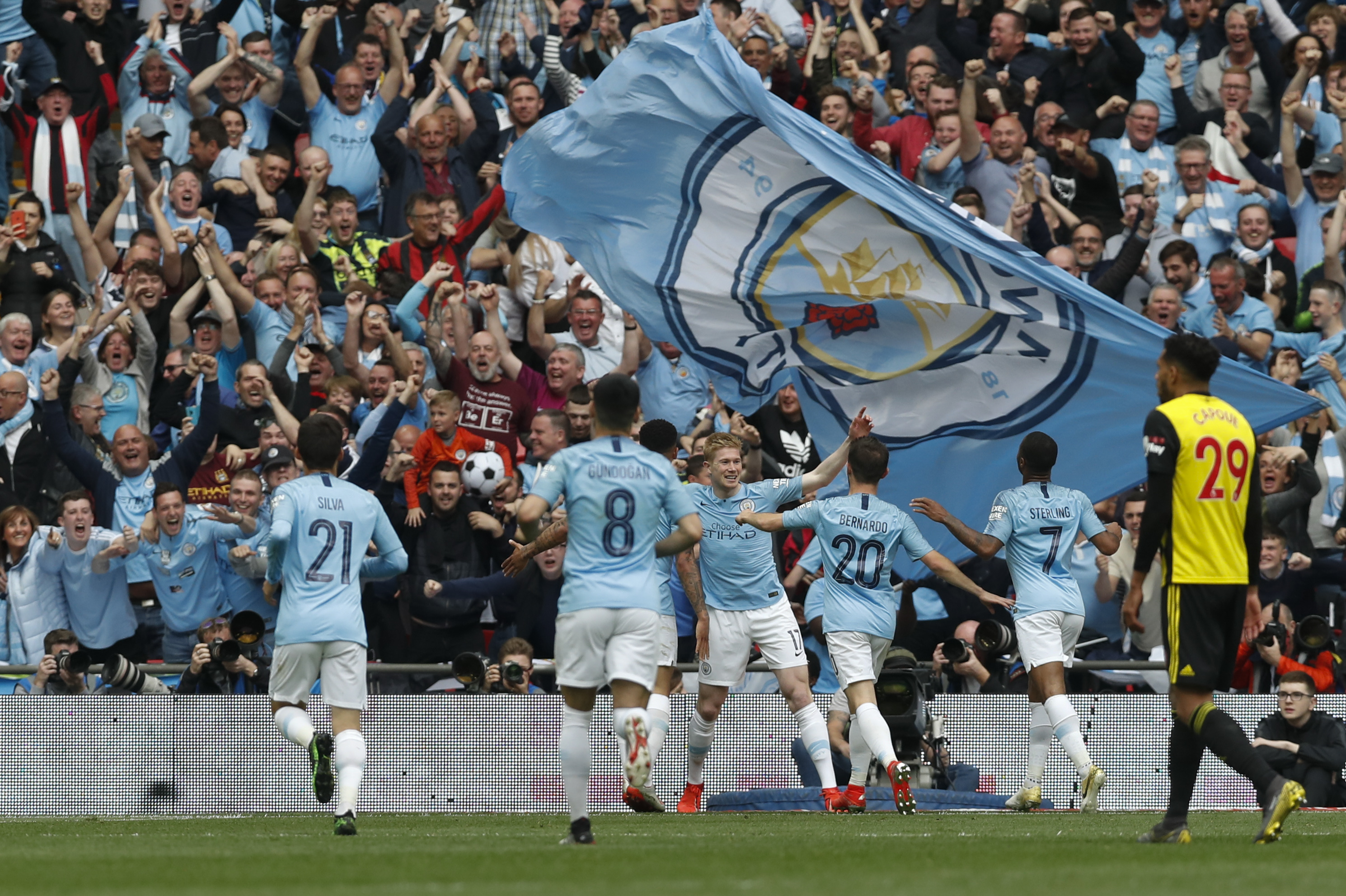 西甲半场：布坎南世界波破门，比利亚雷亚尔暂1-0赫塔菲