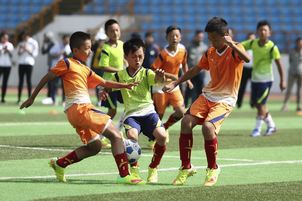 18岁新秀王洪泽CBA首秀获赞成熟如28岁