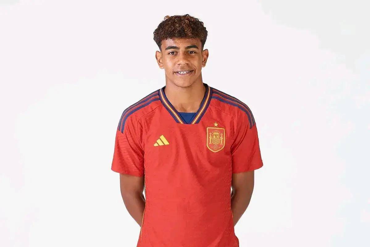 世界杯史话01：世界上第一场国际足球比赛是什么时候打的？