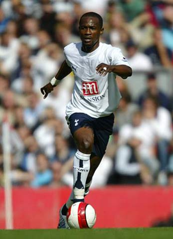 佩莱格里尼：塞维利亚落后时球迷往球场投掷杂物，这样不对